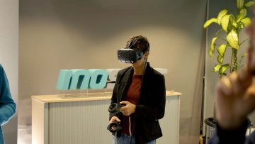 Experience old synagogue virtually