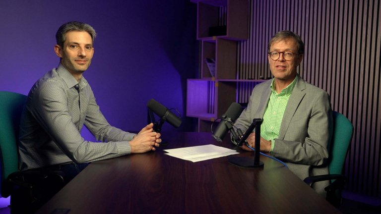 Employee reviews: Why there are always four of us