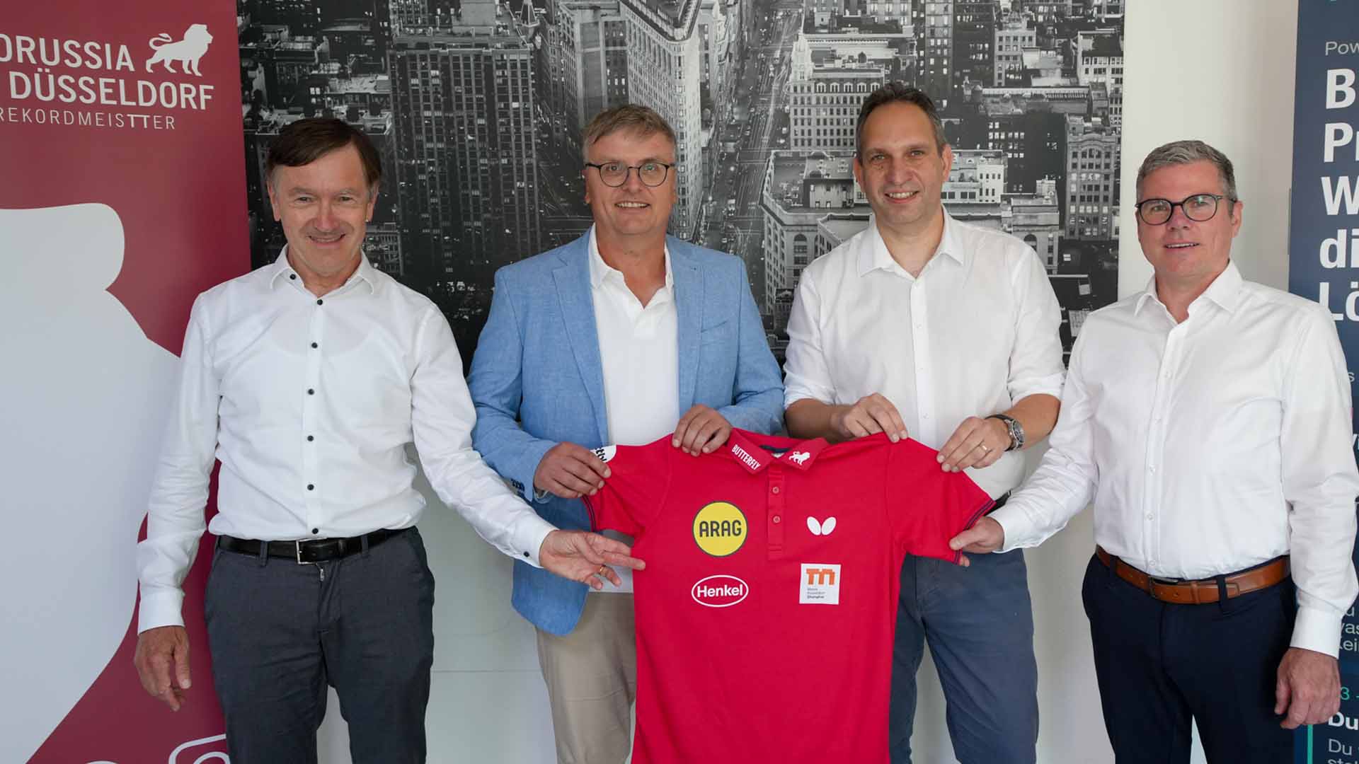 Trikotübergabe